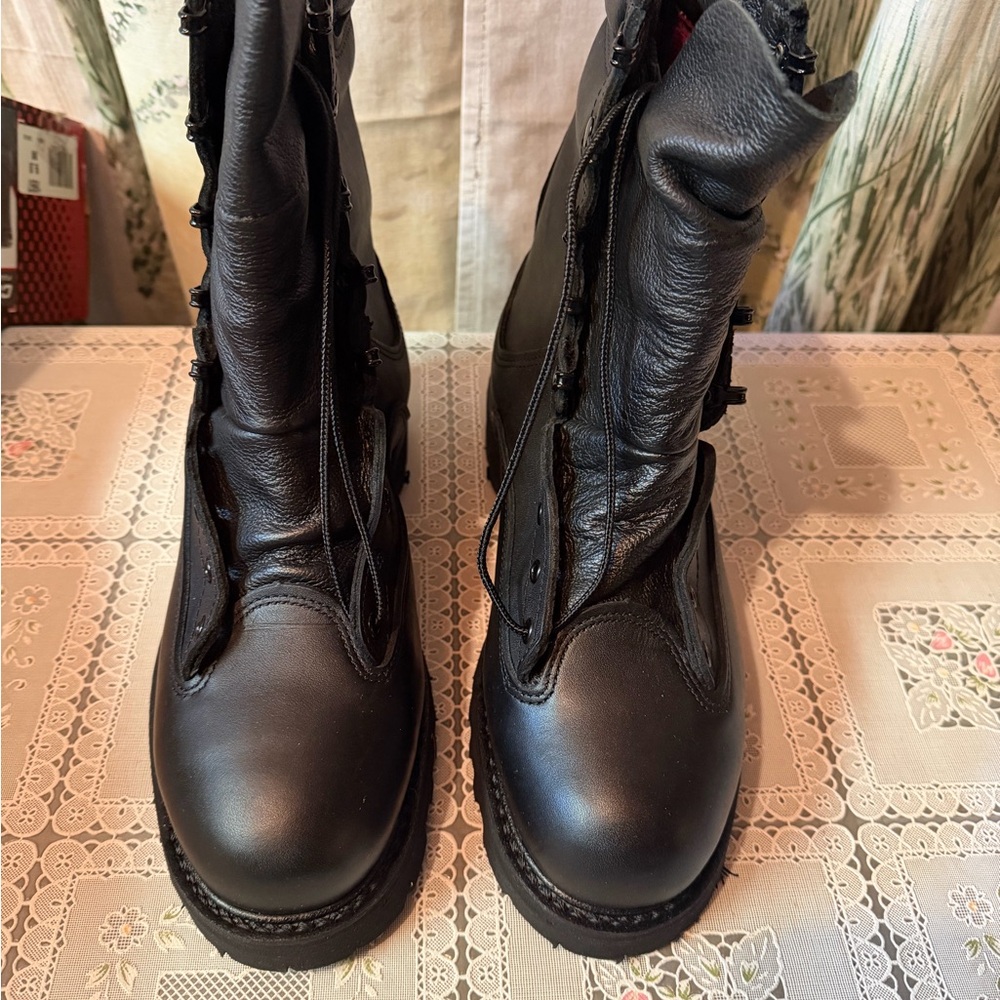 Men's Black Leather Lace-Up Combat Boots